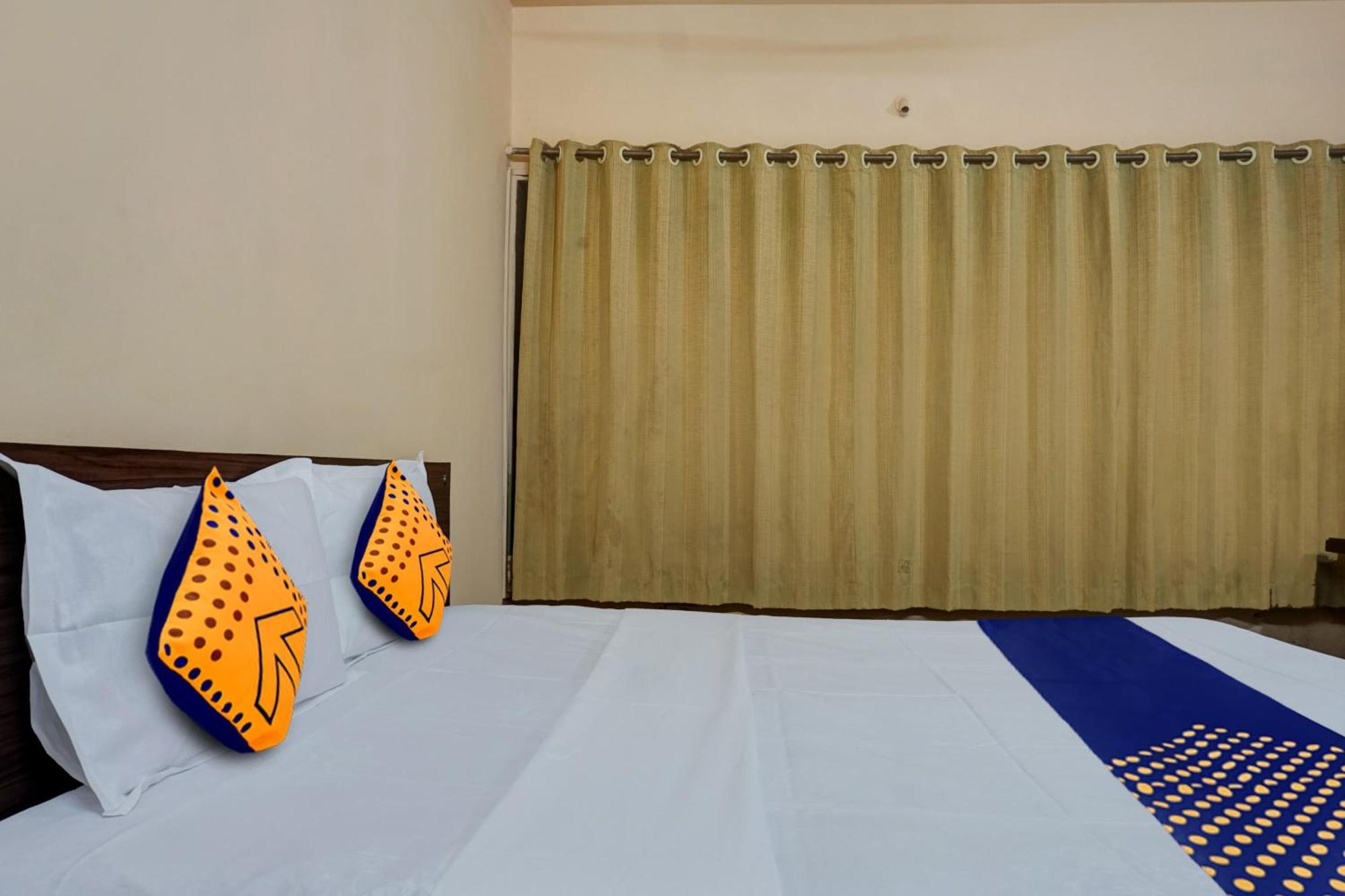 Hotel O Akash Lodge Lātūr エクステリア 写真