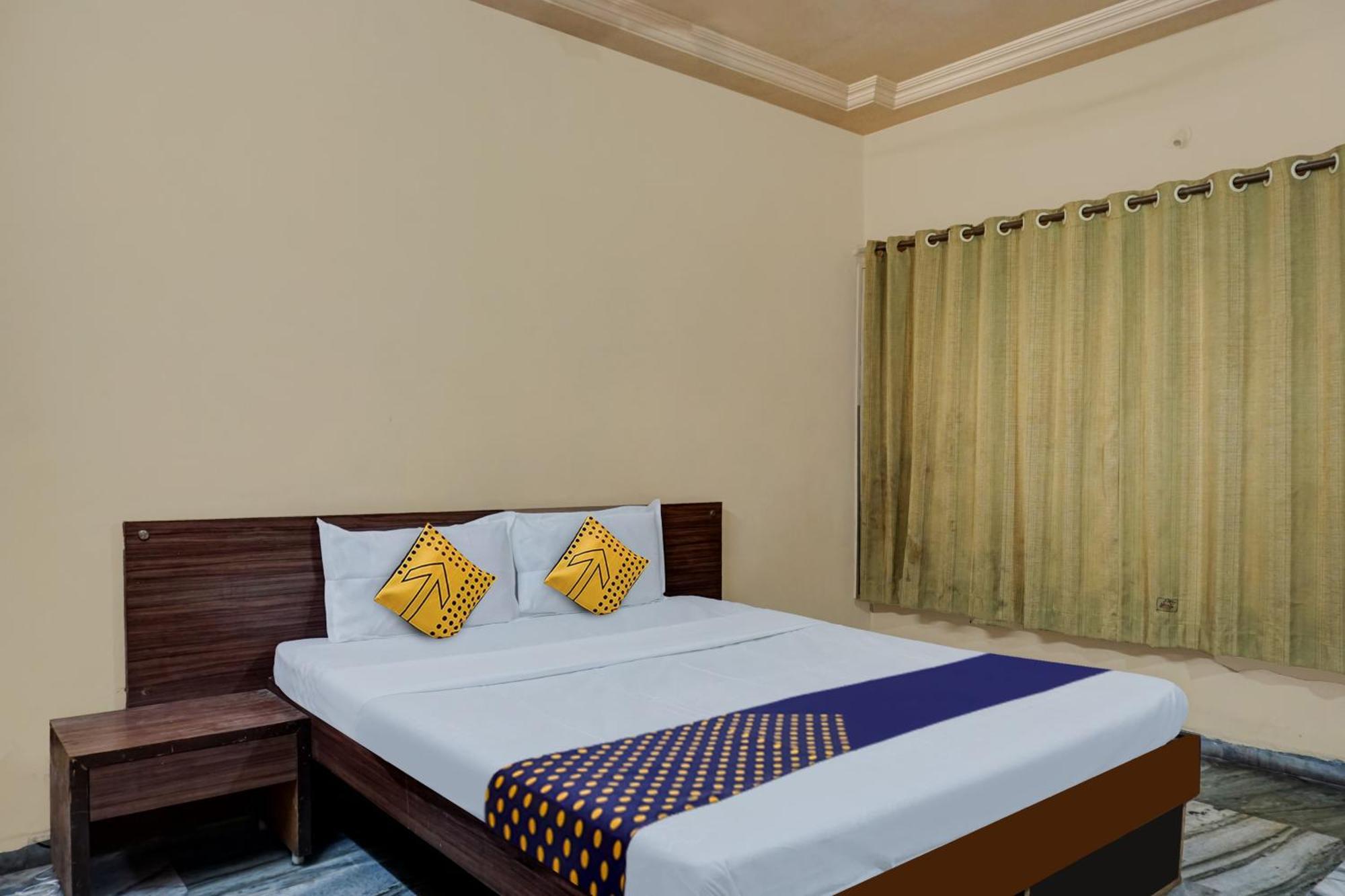 Hotel O Akash Lodge Lātūr エクステリア 写真