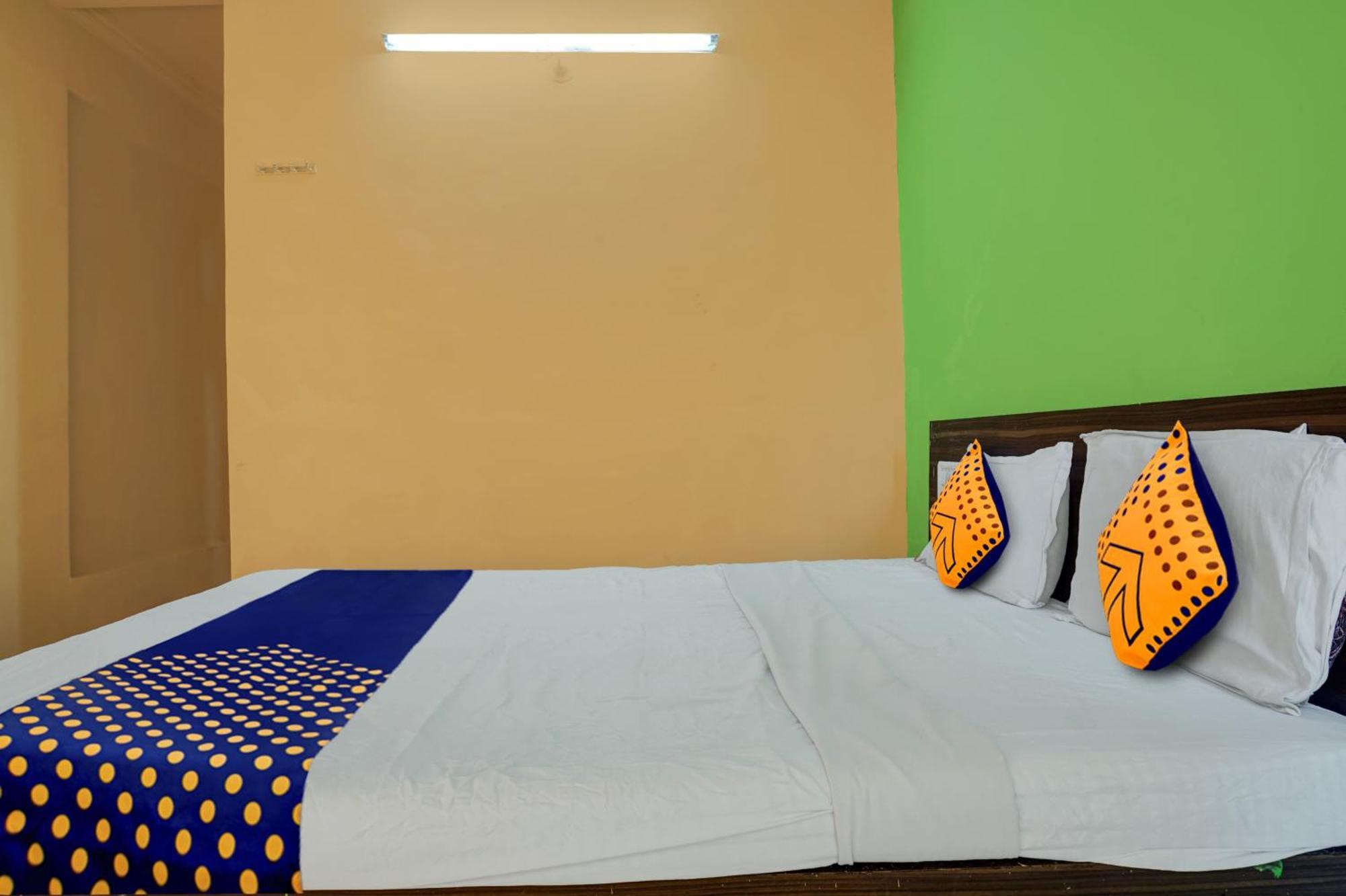 Hotel O Akash Lodge Lātūr エクステリア 写真